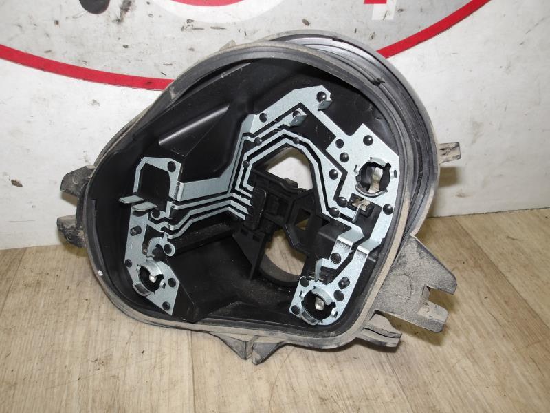 Base portalampade fanale posteriore destro PEUGEOT 208 1 PHASE 1 Diésel - 1