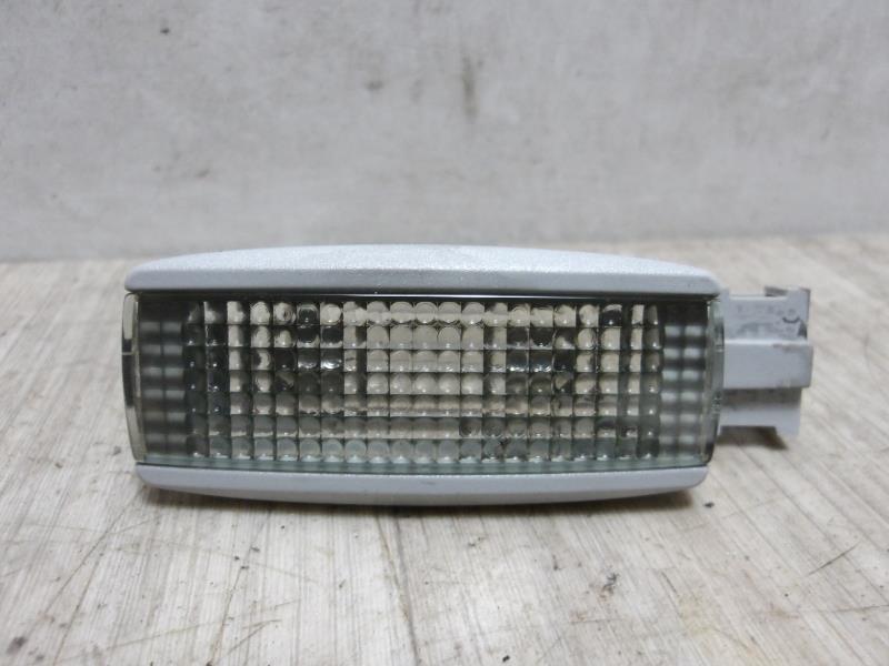Luce di cortesia VOLKSWAGEN GOLF 4 Gasolina - 1