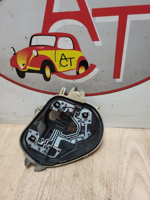 Base portalampade fanale posteriore sinistro PEUGEOT 208 1 PHASE 1 Diésel - 1