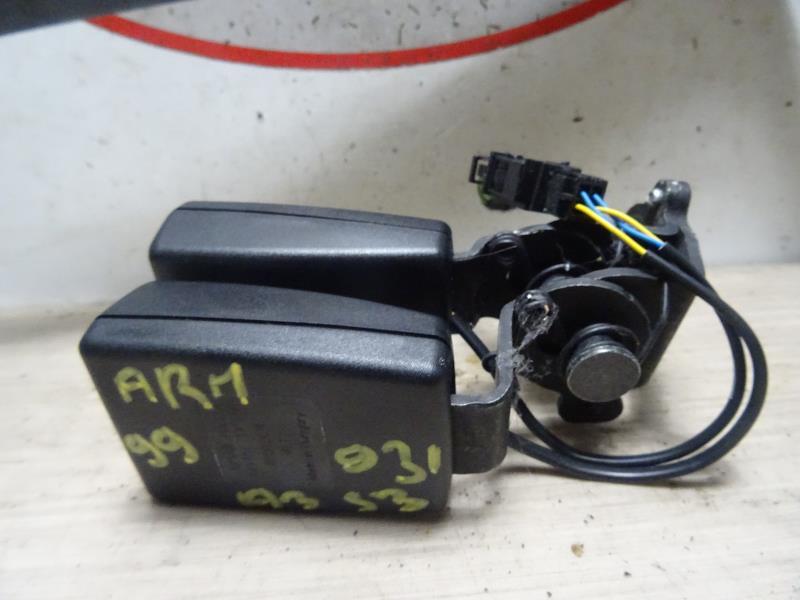 Aggancio cintura sicurezza posteriore sinistro AUDI A3 3 LIMOUSINE S3 PHASE 1 Gasolina - 1