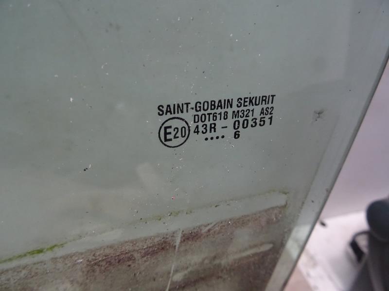 Vitre avant gauche SUZUKI SWIFT 3 Diesel - 1
