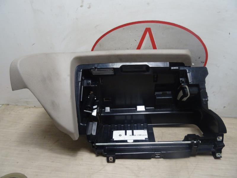 Boite a gants BMW SERIE 1 E81 Diesel - 1