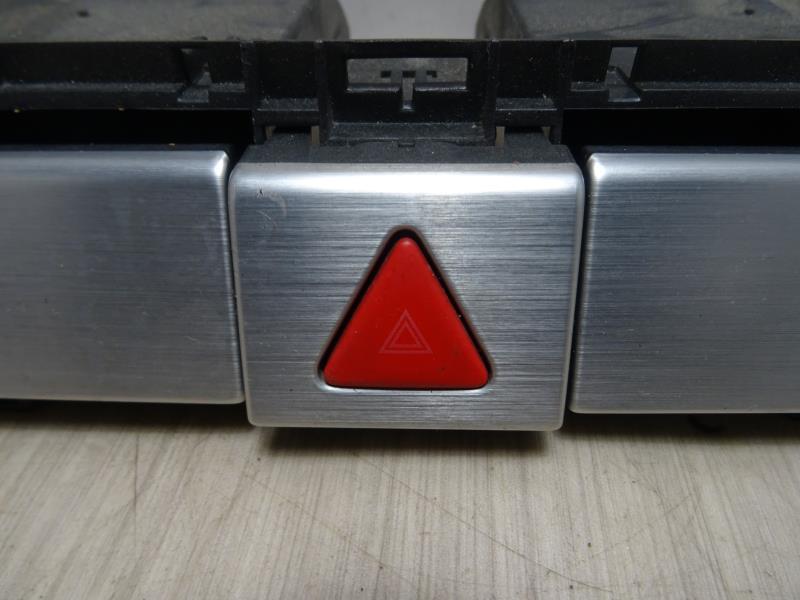 Bouton de warning VOLKSWAGEN PASSAT 5  - 1