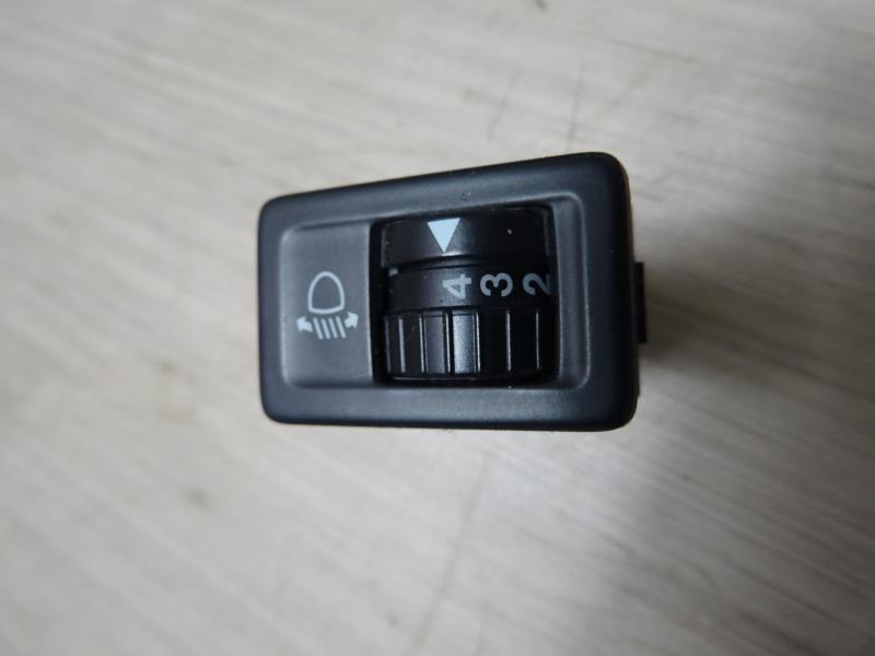 Commande de reglage hauteur de phare SUZUKI SWIFT 3 Diesel - 1