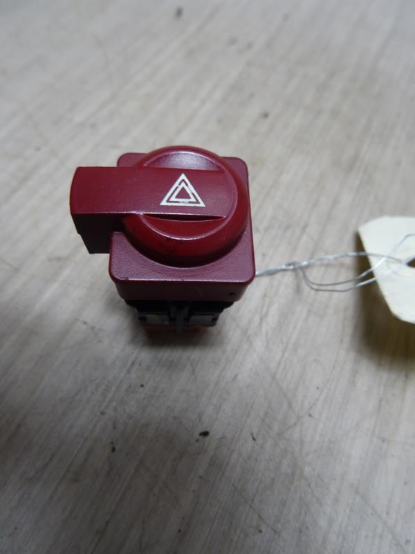 Bouton de warning CITROEN C4 1 PHASE 1 COUPE Diesel - 1