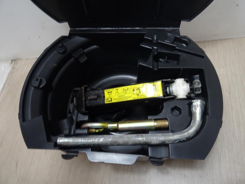 Cric (Ensemble depannage) SKODA FABIA 1 PHASE 1 BREAK Diesel - 1