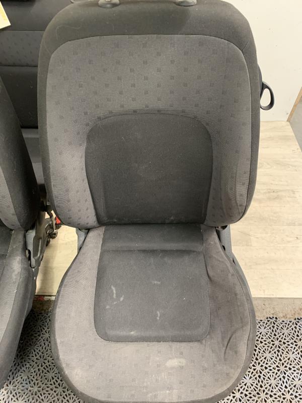Interieur complet VOLKSWAGEN NEW BEETLE 1 PHASE 1 Essence - 1