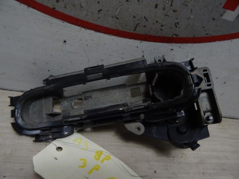 Support poignee porte avant gauche AUDI A3 2 PHASE 1 Diesel - 1
