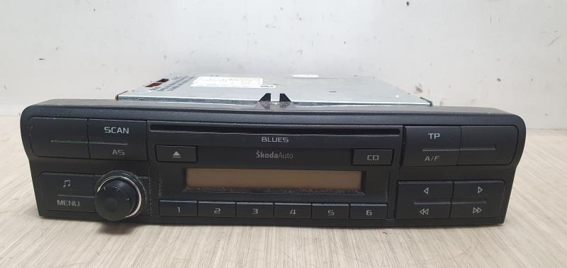 Autoradio originale SKODA OCTAVIA 2 PHASE 2 BREAK Diésel - 1