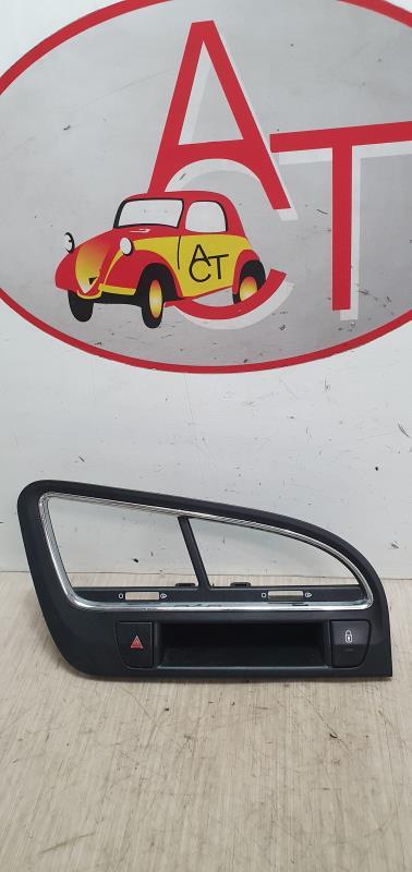 Bouton de warning PEUGEOT 5008 1 PHASE 1 Diesel - 1