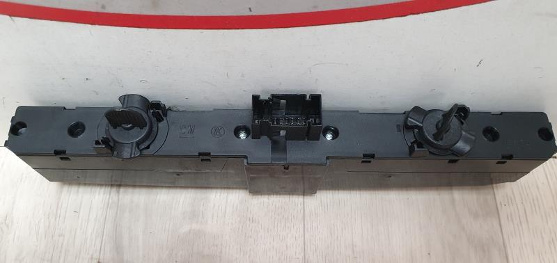 Bouton de warning OPEL ZAFIRA B PHASE 2 Diesel - 1