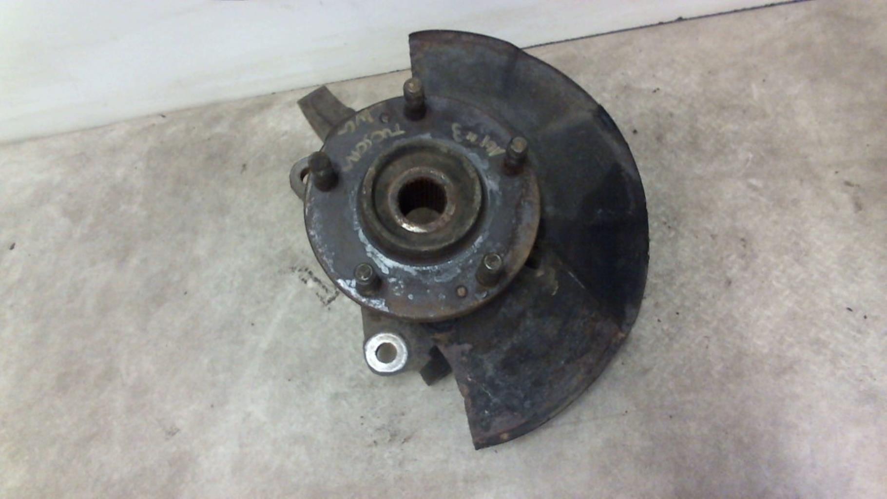 Fusee avant gauche HYUNDAI TUCSON 1 Diesel - 1