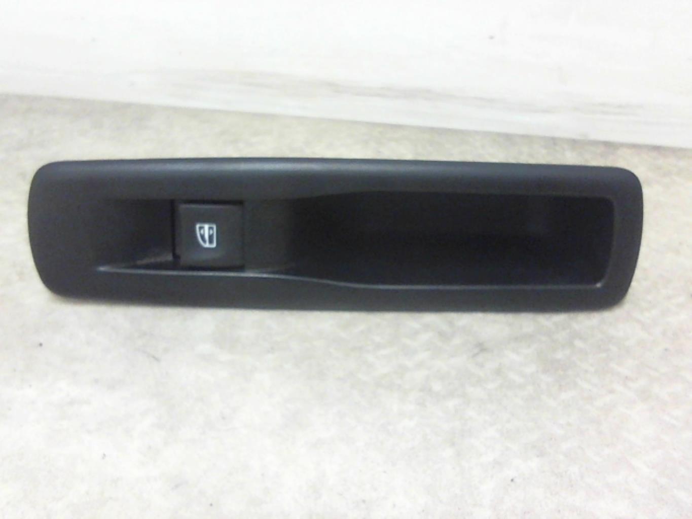 Interruttore lavacristalli posteriore destro RENAULT SCENIC 3 PHASE 3 Diésel - 1