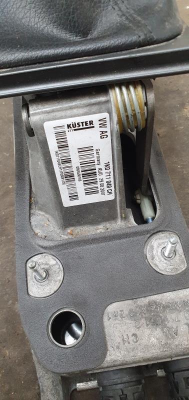 Levier de vitesses SKODA OCTAVIA 2 PHASE 2 BREAK Diesel - 1