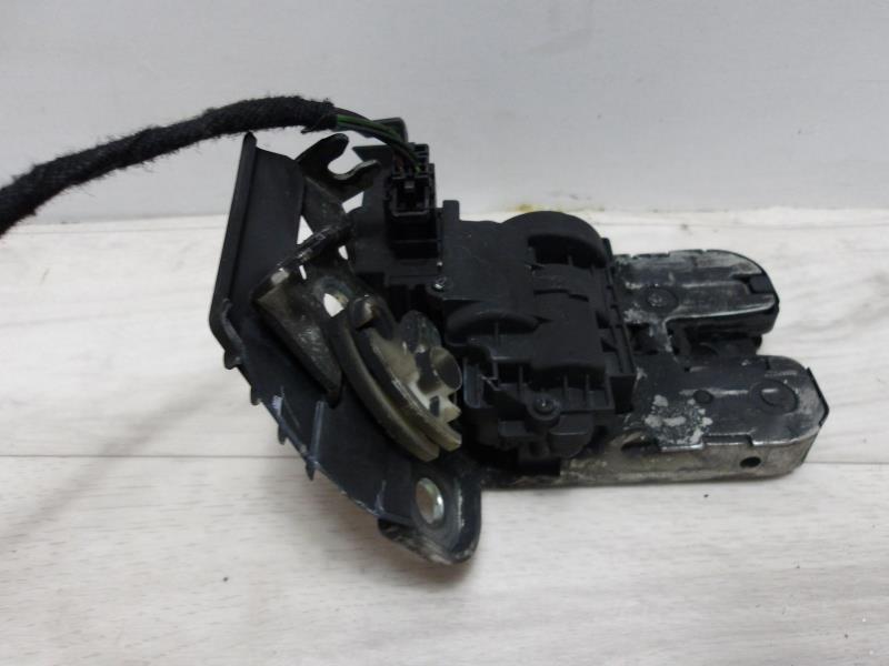 Serrure de hayon AUDI A4 3 AVANT S4 PHASE 1 BREAK Essence - 1
