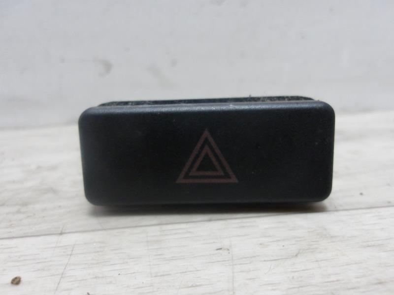 Bouton de warning BMW SERIE 3 E36 Diesel - 1