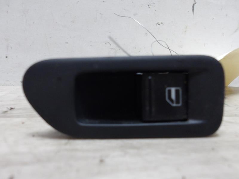 Interruttore lavacristalli posteriore destro VOLKSWAGEN GOLF 6 Diésel - 1