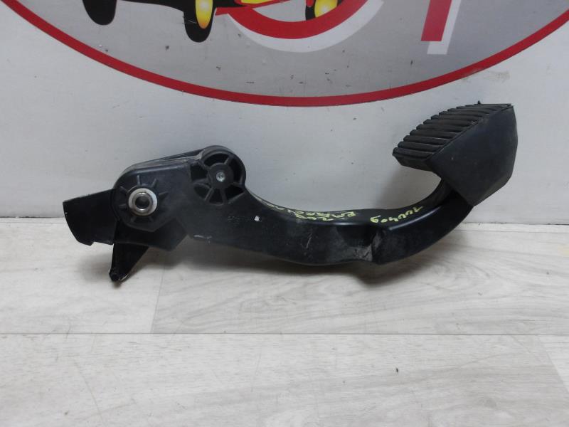 Pedale della frizione PEUGEOT 208 1 PHASE 2 Diésel - 1