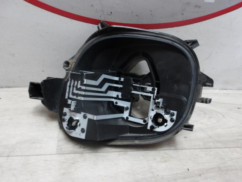 Base portalampade fanale posteriore destro PEUGEOT 208 1 PHASE 2 Diésel - 1