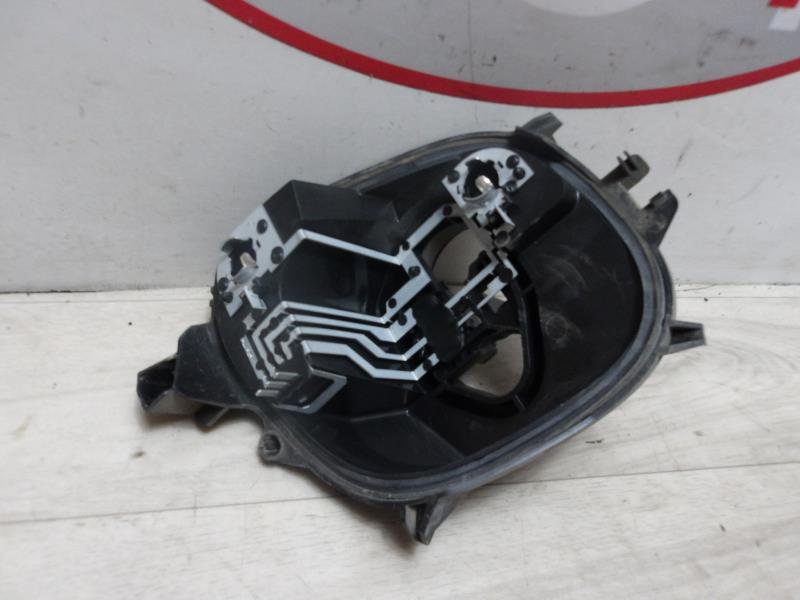Base portalampade fanale posteriore sinistro PEUGEOT 208 1 PHASE 2 Diésel - 1