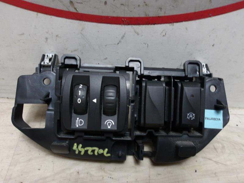 Bouton/Interrupteur RENAULT CLIO 4 PHASE 1 Diesel - 1