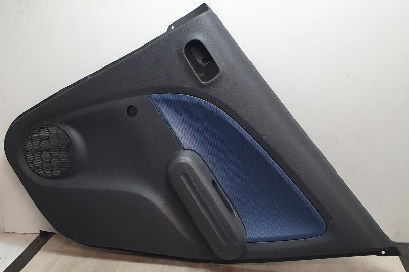 Panel de puerta trasera derecha SUZUKI SPLASH Gasolina - 1