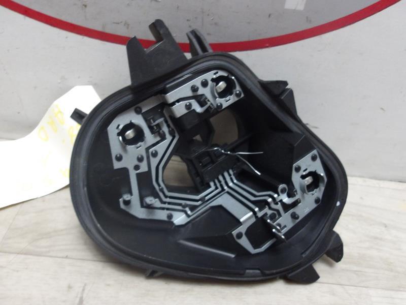Base portalampade fanale posteriore destro PEUGEOT 208 1 PHASE 1 Diésel - 1
