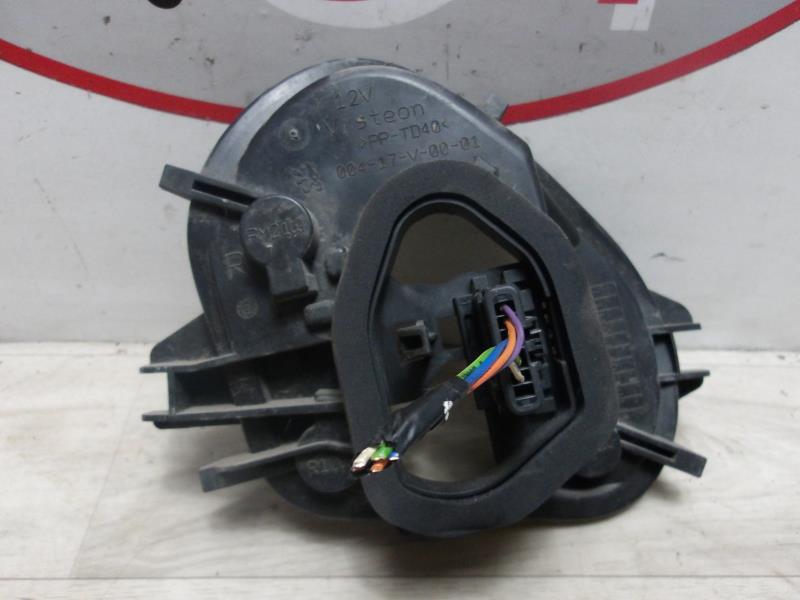 Base portalampade fanale posteriore destro PEUGEOT 208 1 PHASE 1 Diésel - 1