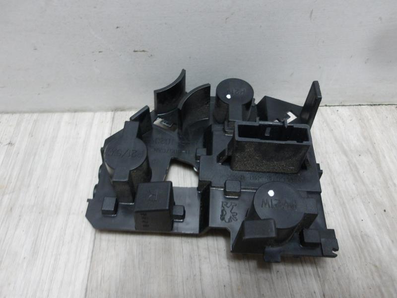 Base portalampade fanale posteriore destro PEUGEOT 206+ Diésel - 1