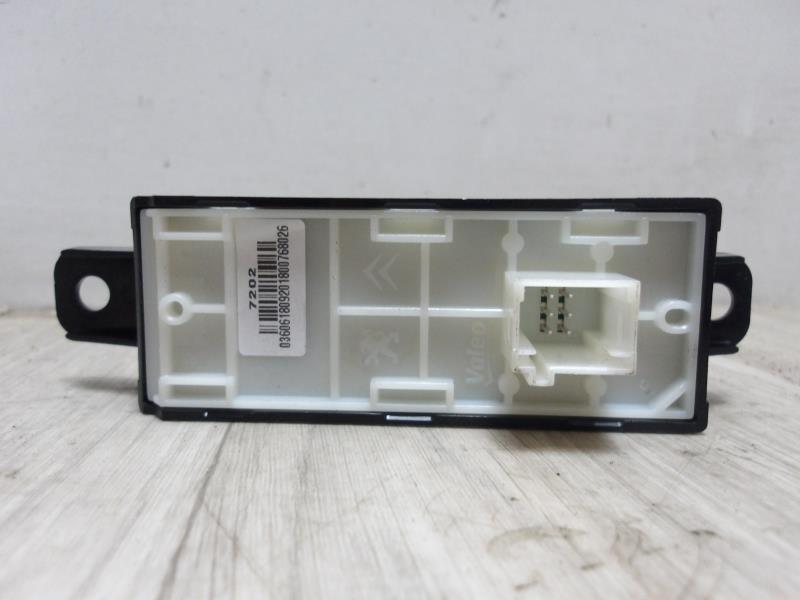 Commande GPS PEUGEOT 208 1 PHASE 2 Essence - 1