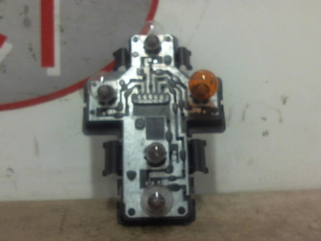 Base portalampade fanale posteriore destro SKODA FELICIA PHASE 1 Gasolina - 1