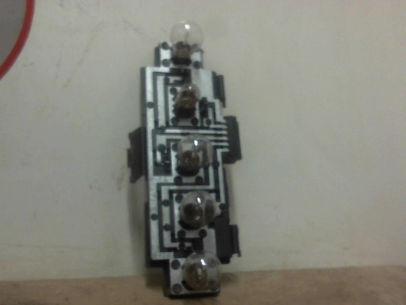 Base portalampade fanale posteriore destro SKODA OCTAVIA 1 PHASE 1  - 1