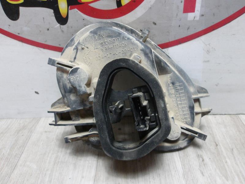 Base portalampade fanale posteriore destro PEUGEOT 208 1 PHASE 1 Diésel - 1
