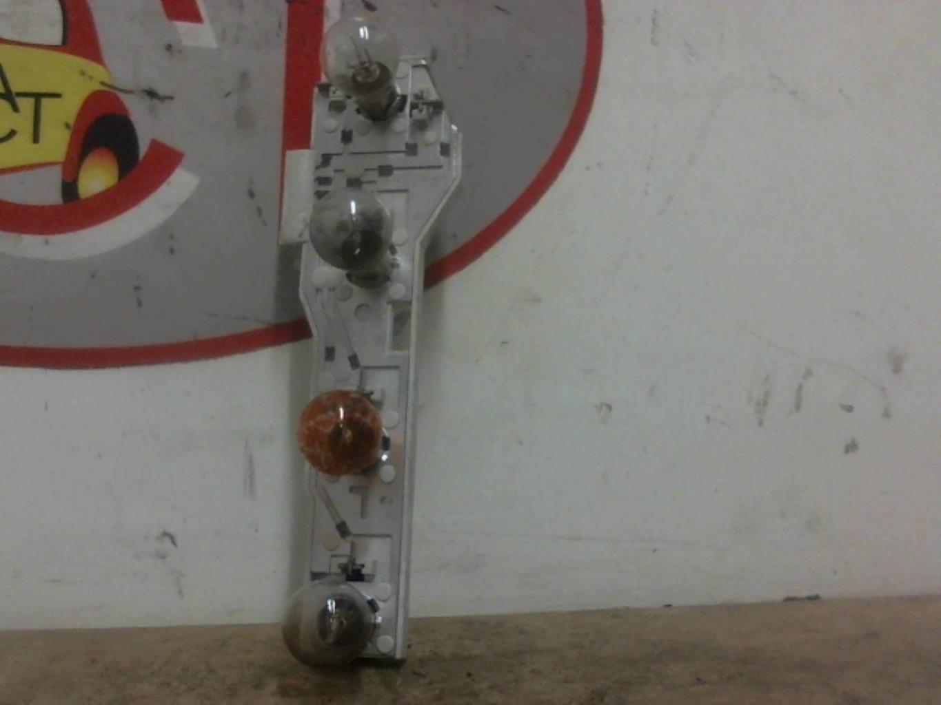 Base portalampade fanale posteriore sinistro SKODA FABIA 1  - 1