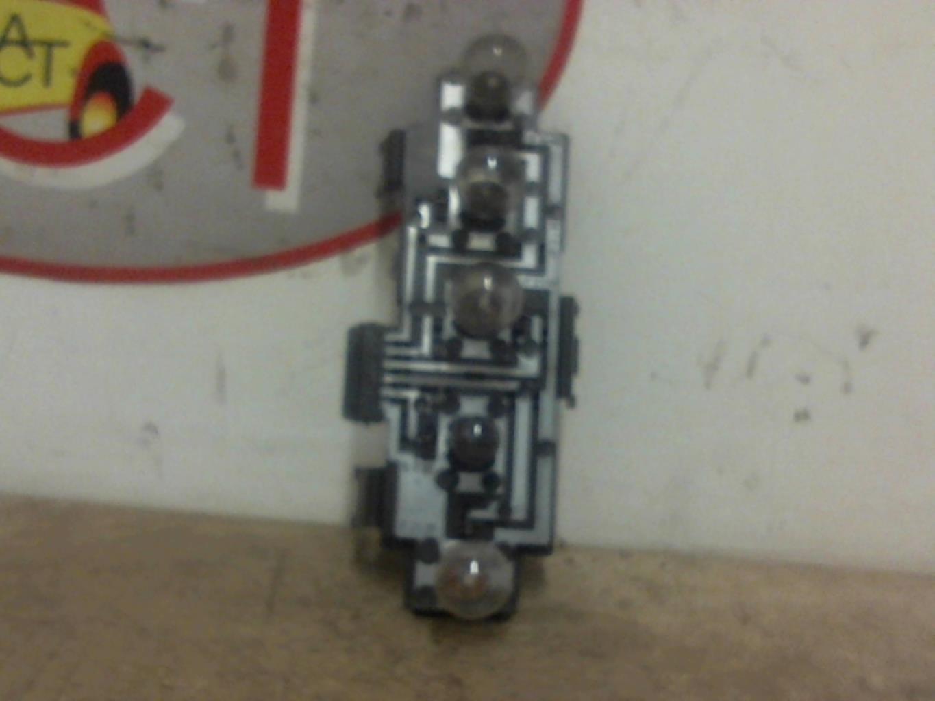 Base portalampade fanale posteriore sinistro SKODA OCTAVIA 1  - 1