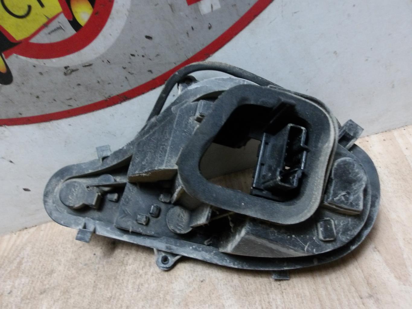 Base portalampade fanale posteriore destro CITROEN C4 2 PHASE 1 Diésel - 1