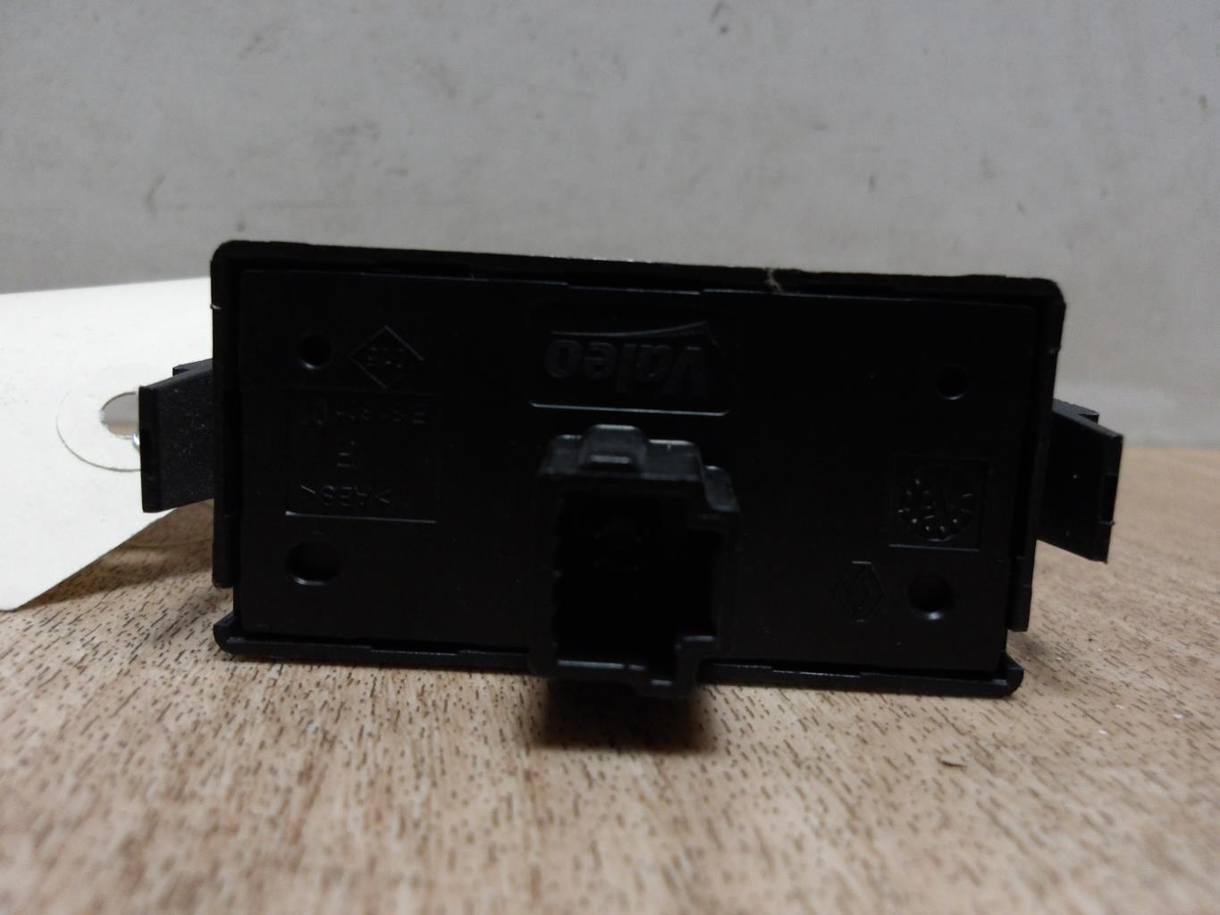 Bouton de warning RENAULT KANGOO 2 PHASE 2  - 1