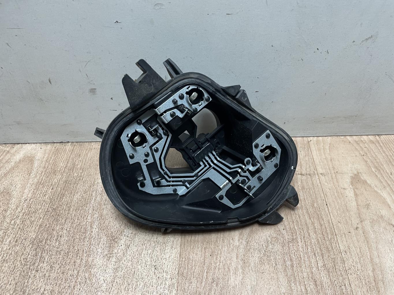 Base portalampade fanale posteriore destro RENAULT MEGANE 3 PHASE 1 BREAK Diésel - 1