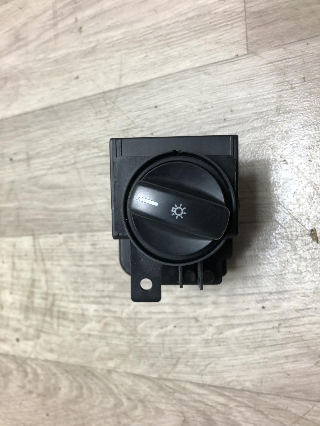Commande de phare MERCEDES CLASSE B 245 PHASE 2 Diesel - 1
