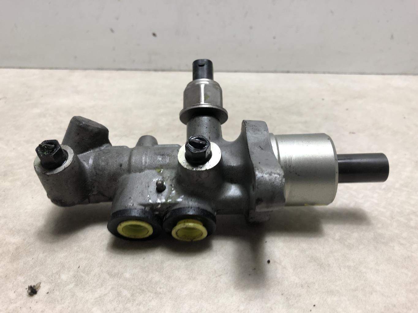 Cilindro maestro (freno) VOLKSWAGEN GOLF 4 Diésel - 1