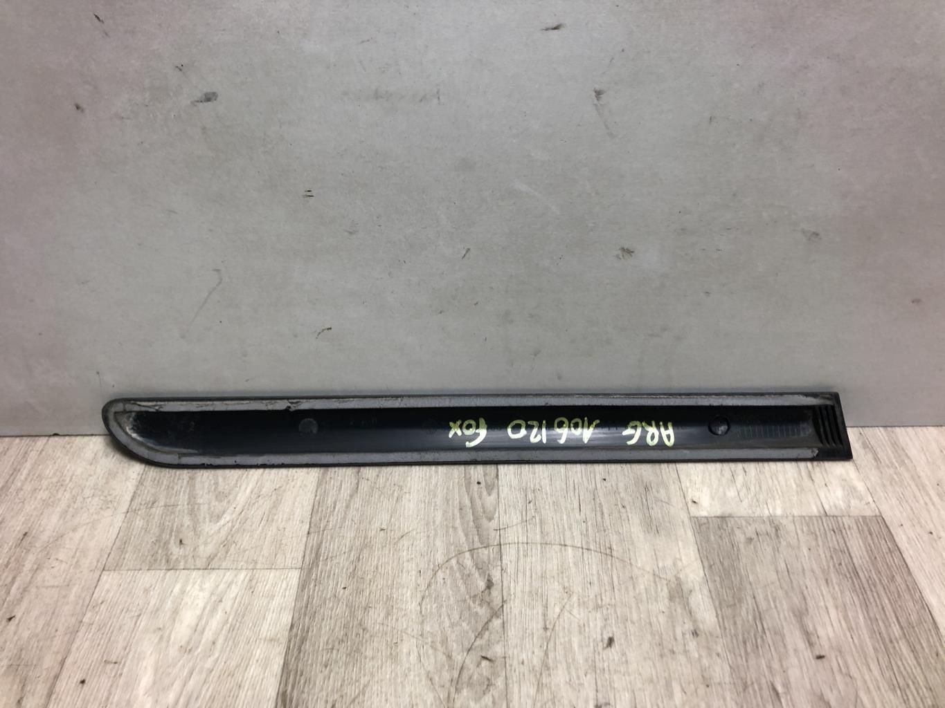 Modanatura portiera posteriore sinistra  VOLKSWAGEN FOX Gasolina - 1