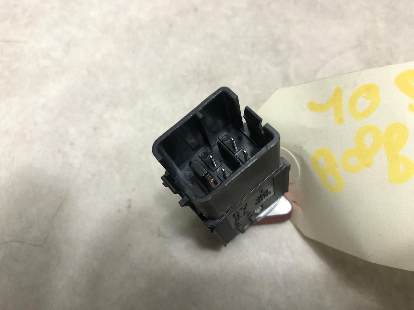 Bouton de warning VOLKSWAGEN GOLF PLUS PHASE 1 Diesel - 1