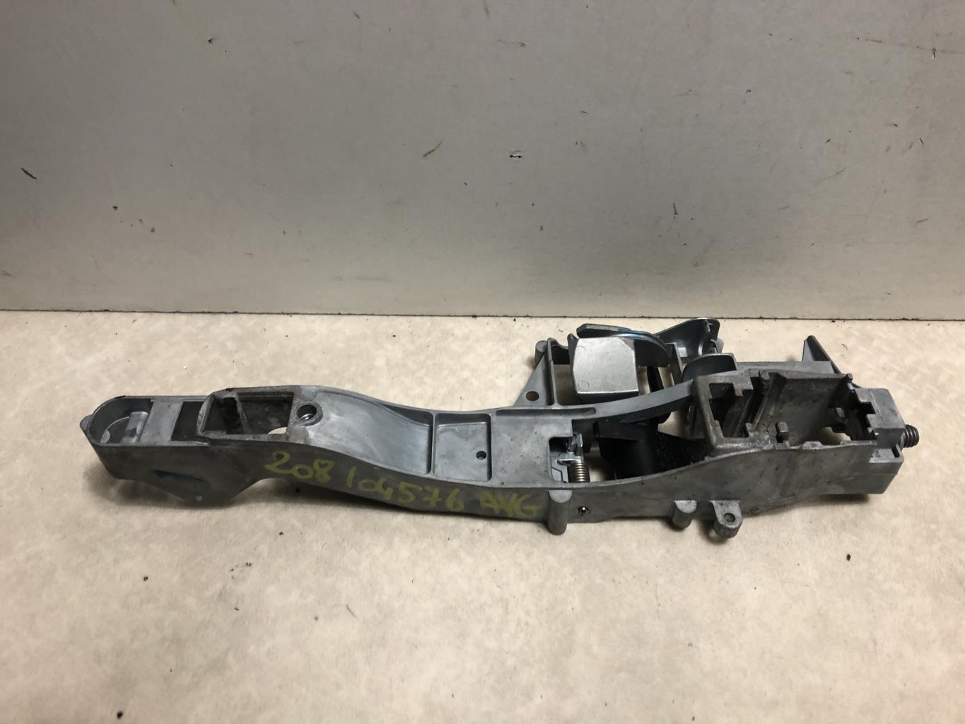 Supporto maniglia portiera anteriore sinistra PEUGEOT 208 1 PHASE 1 Diésel - 1