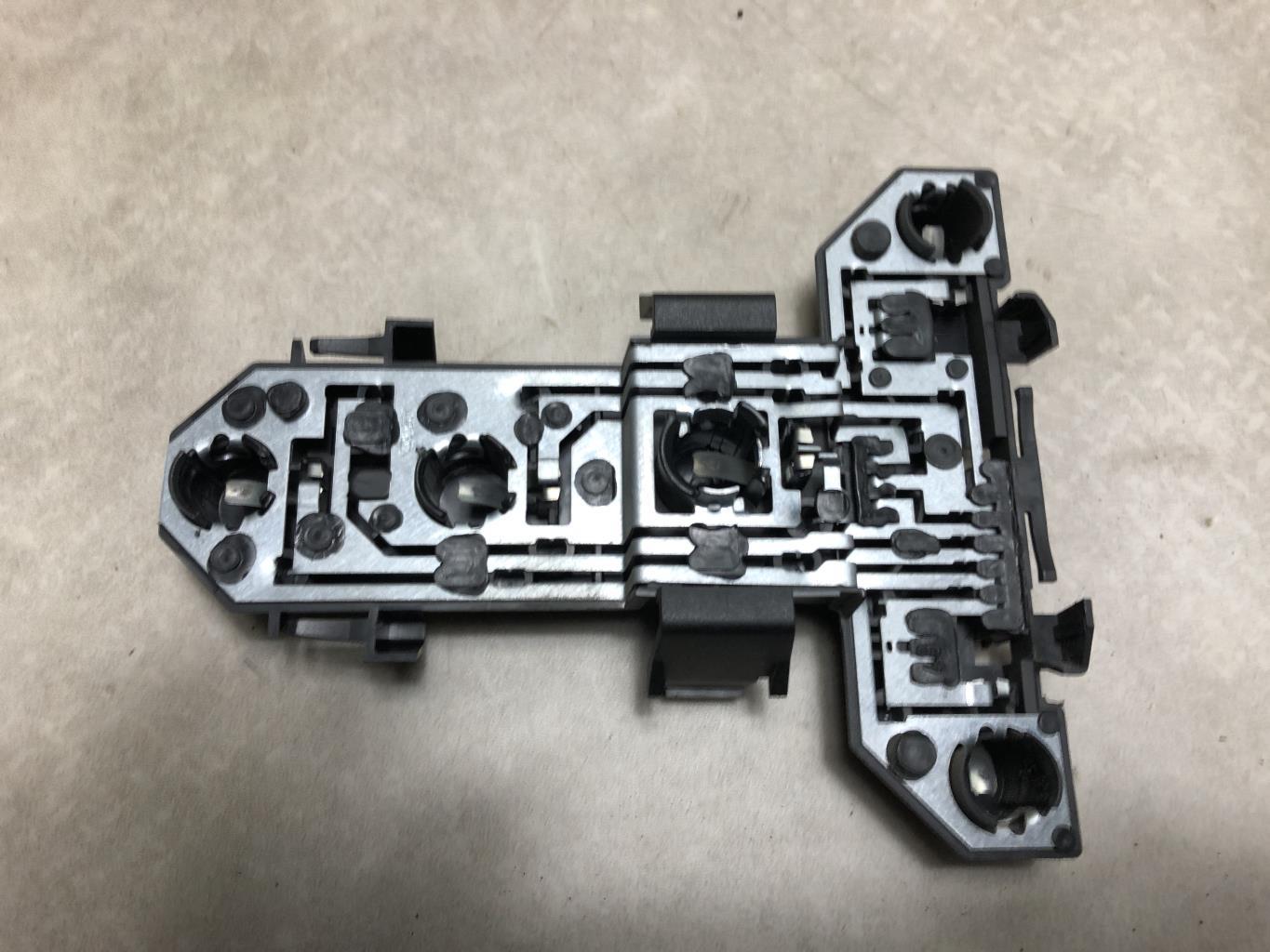 Base portalampade fanale posteriore destro VOLKSWAGEN GOLF 4 Diésel - 1