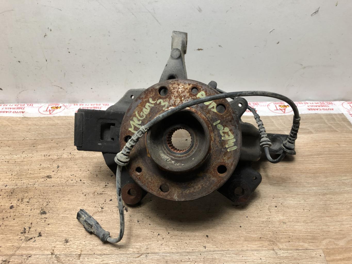Fusee avant droit RENAULT MEGANE 3 PHASE 1 BREAK Diesel - 1