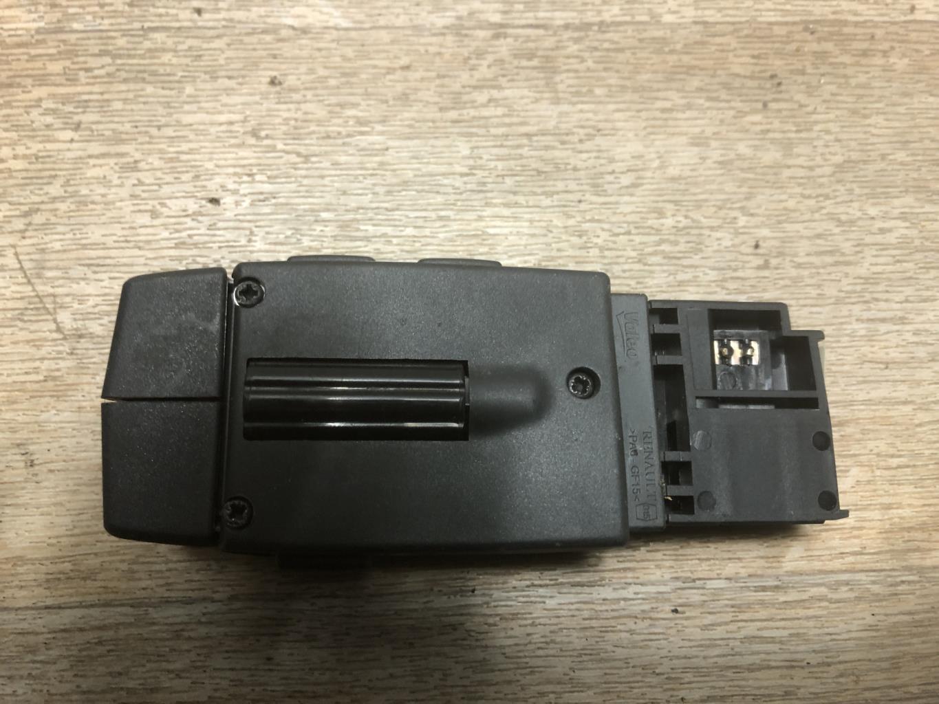 Commande autoradio RENAULT CLIO 4  - 1