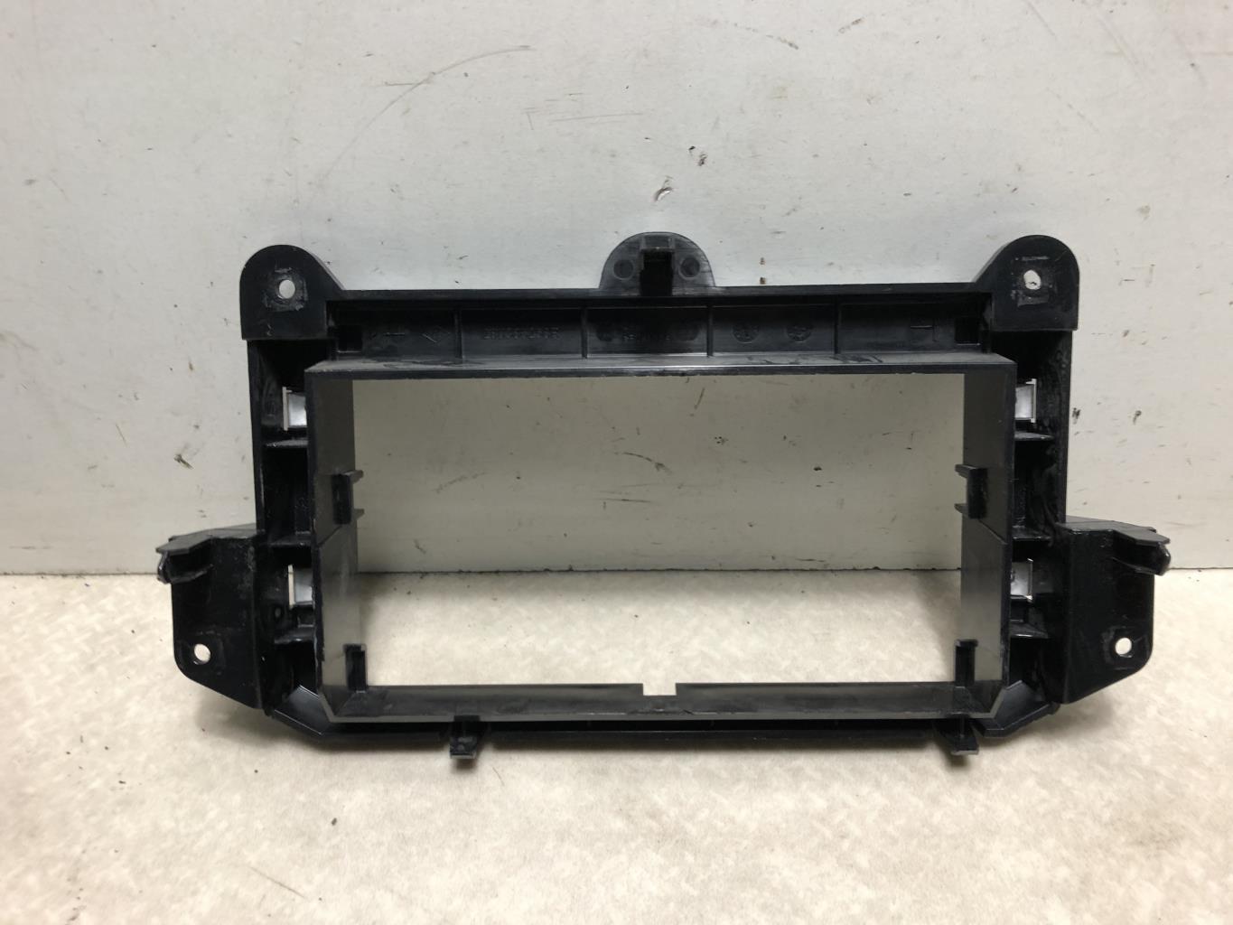 Facade autoradio RENAULT TWINGO 3 PHASE 1 Essence - 1