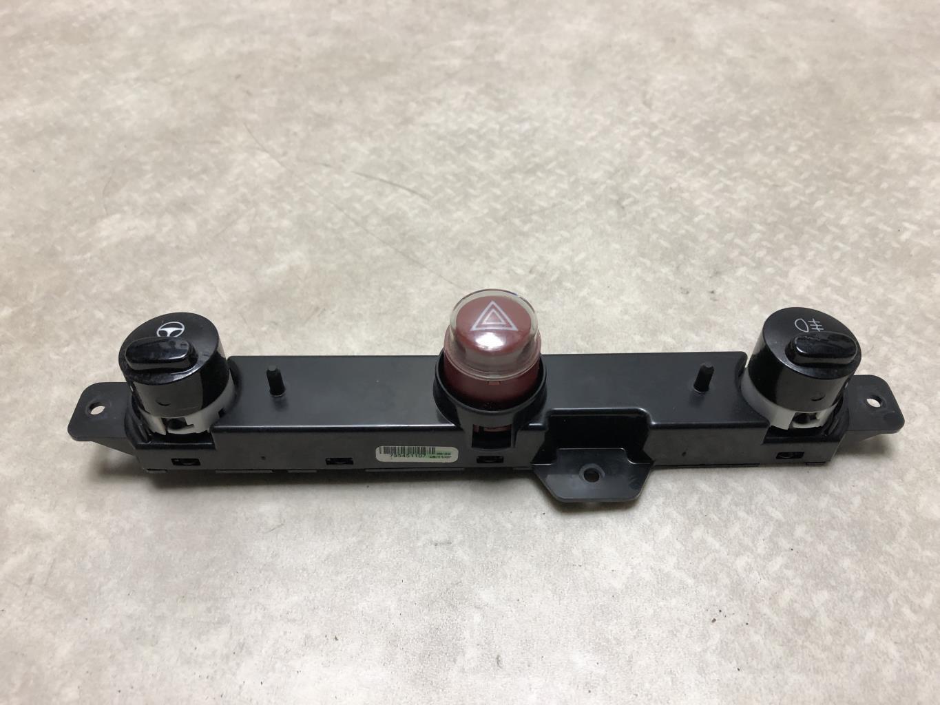 Bouton de warning FIAT 500 2 PHASE 1 Essence - 1