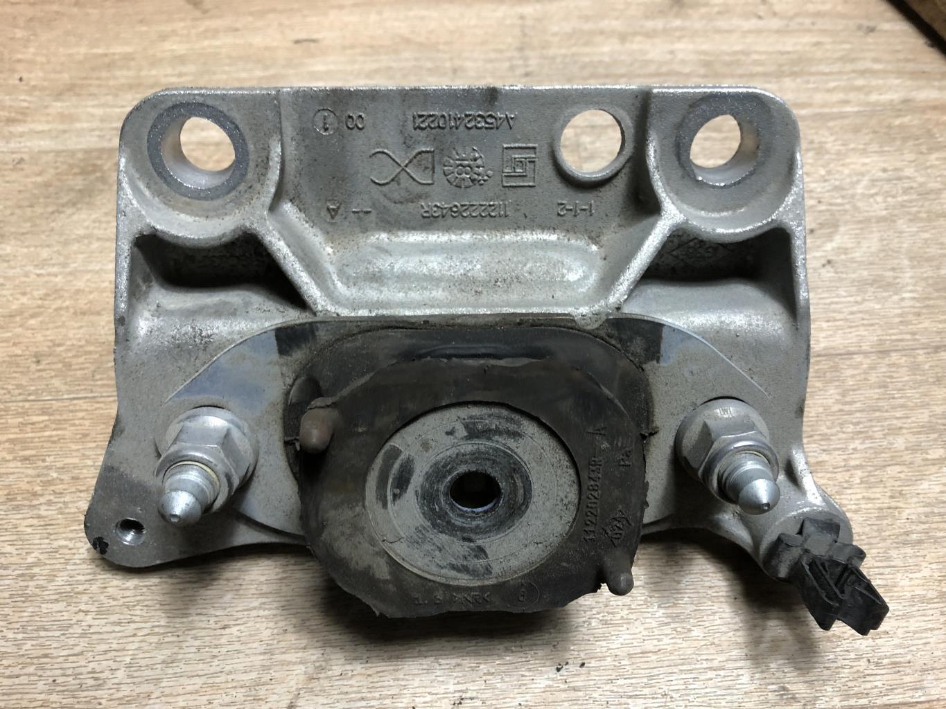 Support moteur gauche RENAULT TWINGO 3 PHASE 1 Essence - 1