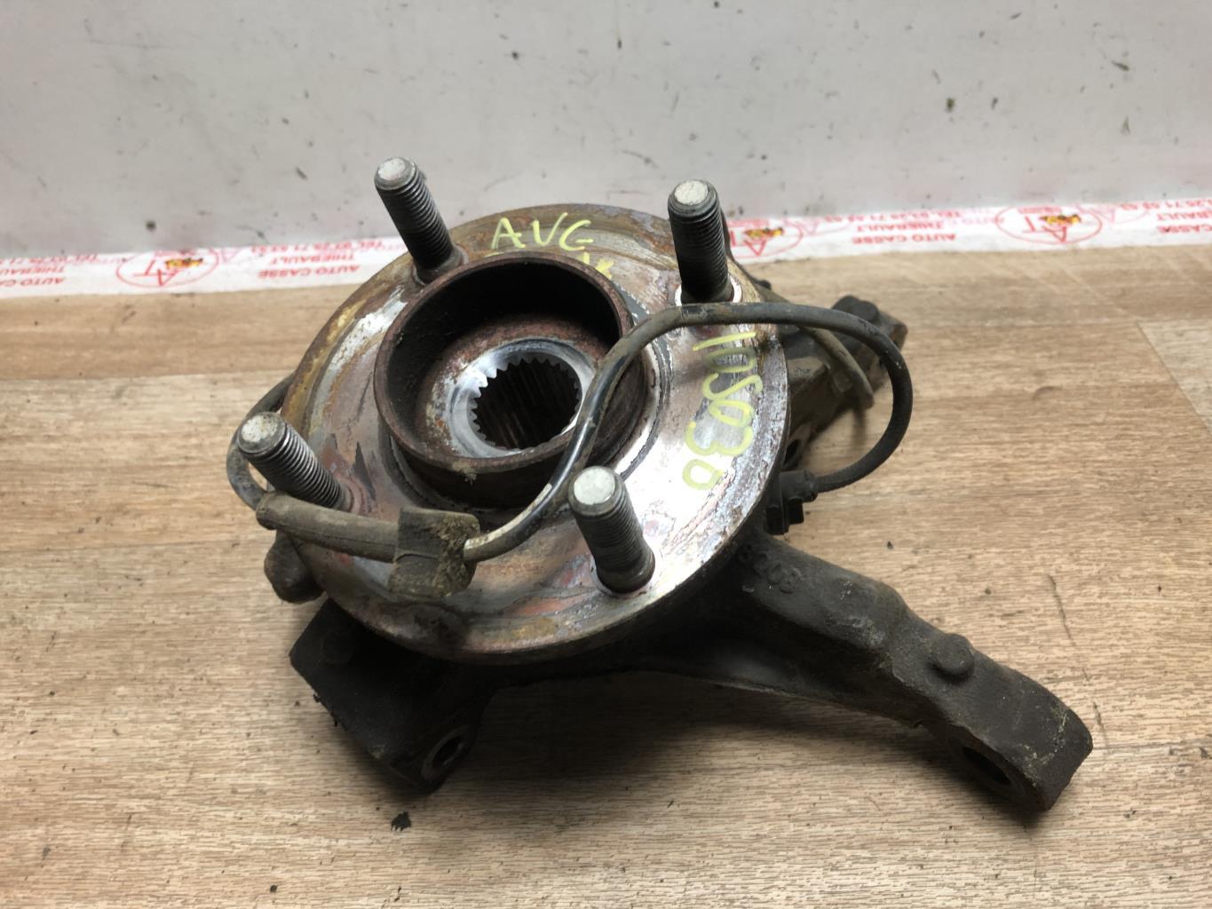 Fusee avant gauche FORD B-MAX Essence - 1